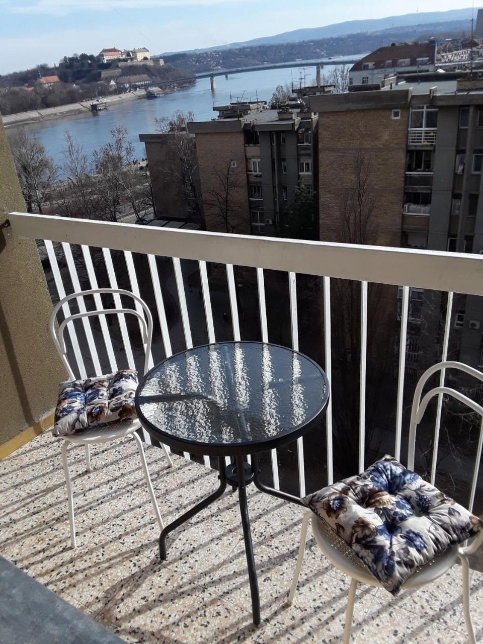 Apartman Bane 021 With A View โนวีซาด ภายนอก รูปภาพ